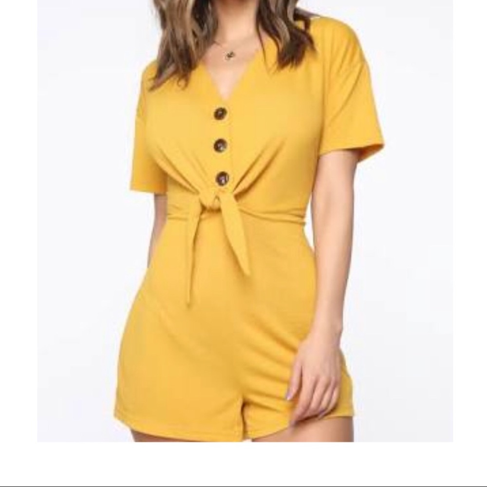 Cute yellow romper! New